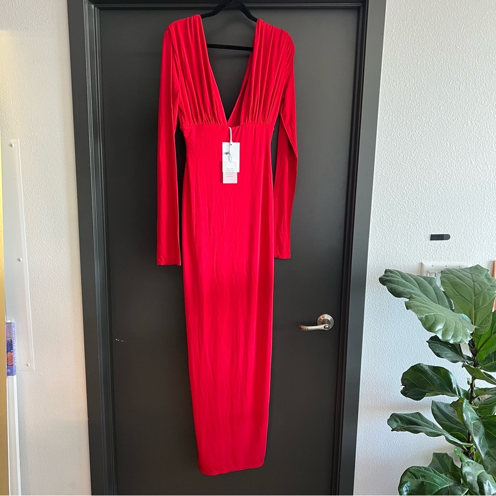 Helsa Jersey Deep V Maxi Dress in Chile Size Medium NEW! New with tags! - Picture 3 of 10